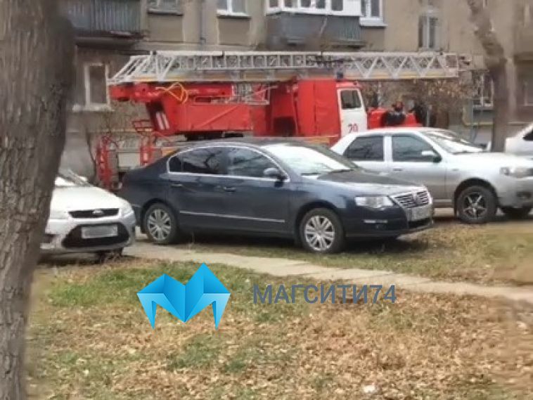 В подвале жилого дома дети подожгли картон