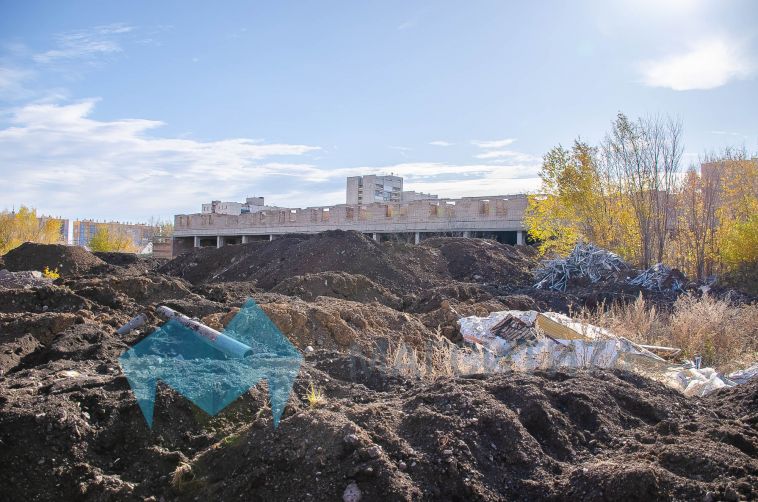 В Магнитогорске начался снос недостроя по улице Грязнова