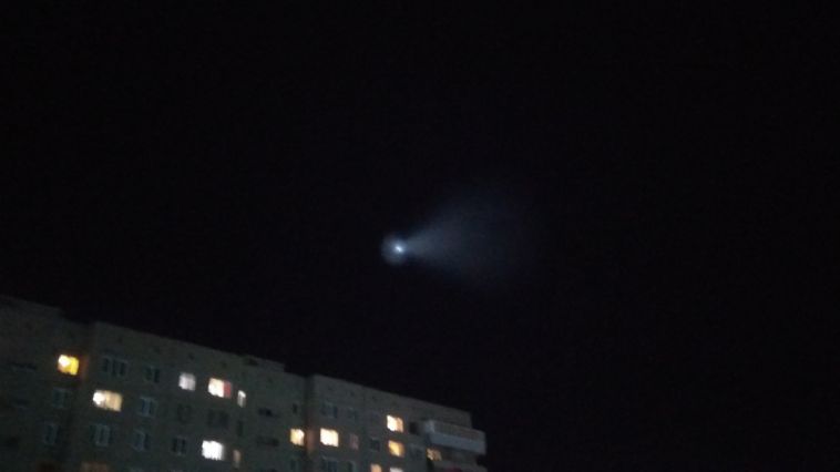 Магнитогорцы заметили в небе странную вспышку