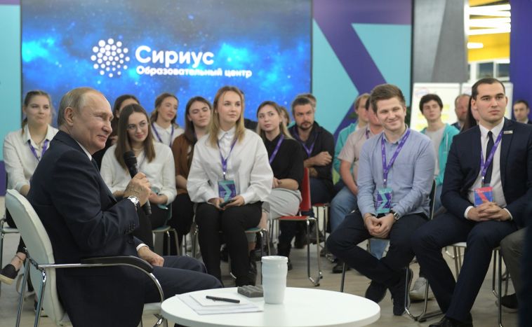 Магнитогорец предложил Путину включить в список участников «Учителя года» студентов