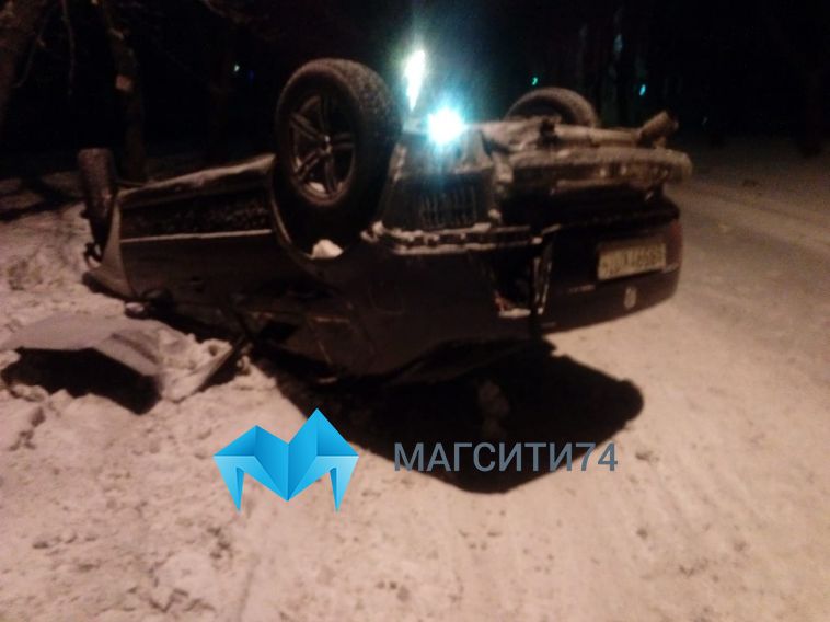 В Магнитогорске погиб водитель, врезавшись в снежный вал