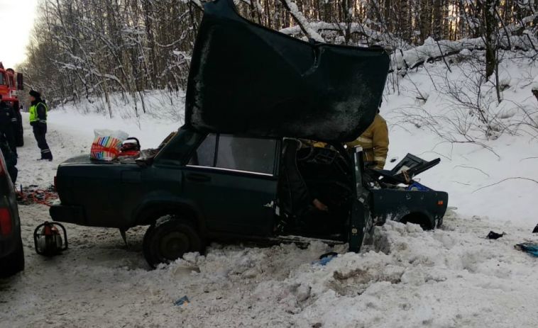 На трассе в Челябинской области погибли двое