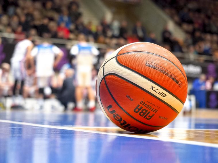 Магнитогорские баскетболисты обменялись победами с «Иркутом»