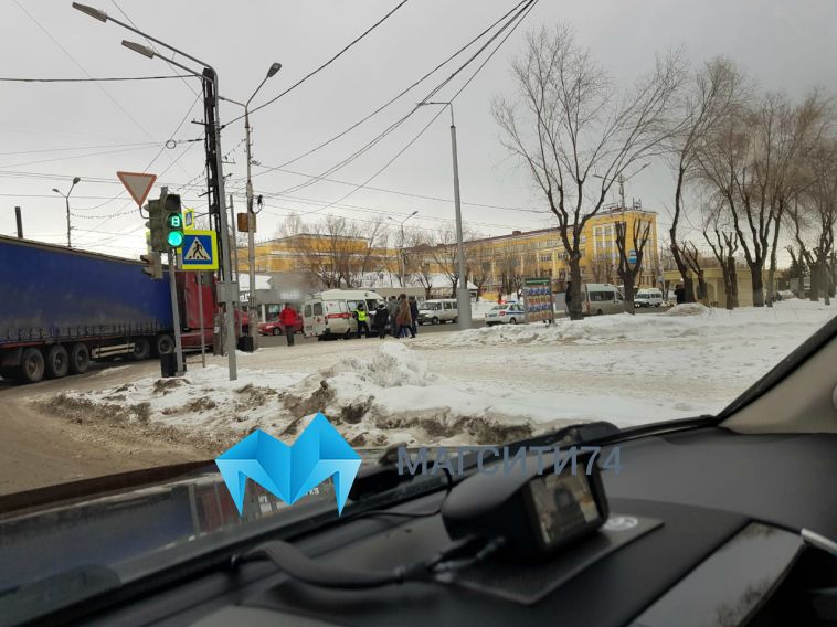 В Магнитогорске фура сбила пенсионерку на пешеходном переходе