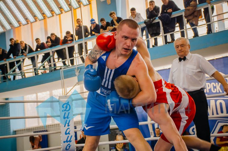В Магнитогорске проходят городские соревнования по боксу
