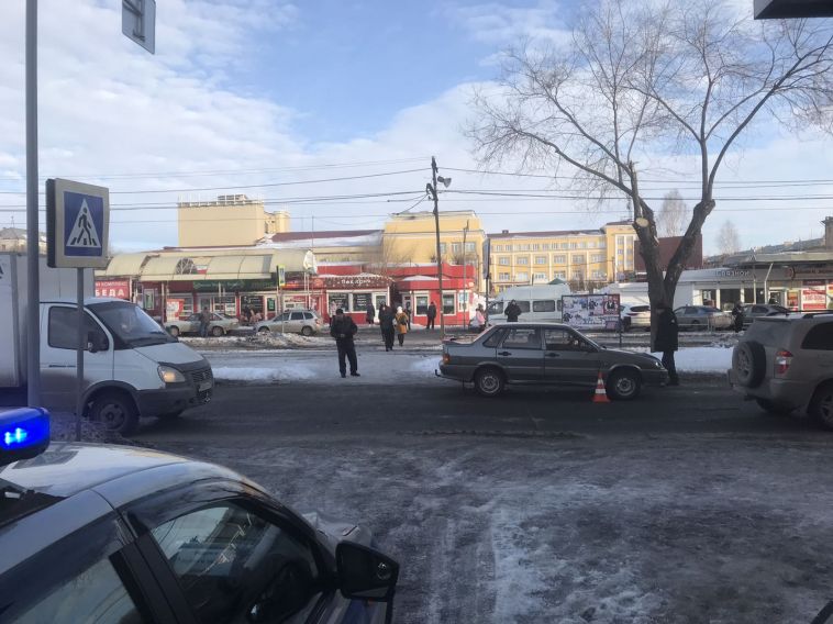Водитель сбил девушку на пешеходном переходе в Магнитогорске