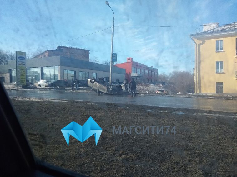 В Магнитогорске пьяный водитель перевернулся в автомобиле с пассажиром