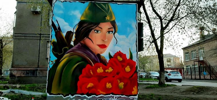 Михаил Котлованов подарил магнитогорцам граффити ко Дню Победы
