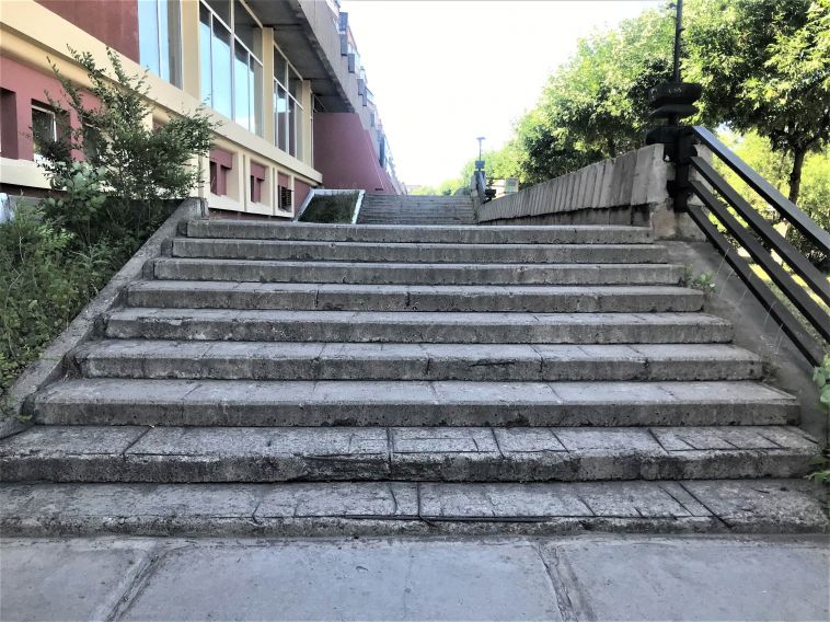 Горожане решат, какая пешеходная лестница нуждается в ремонте больше других