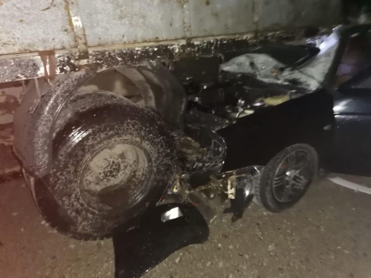 Водитель «Лады» погиб  на трассе, залетев под грузовик