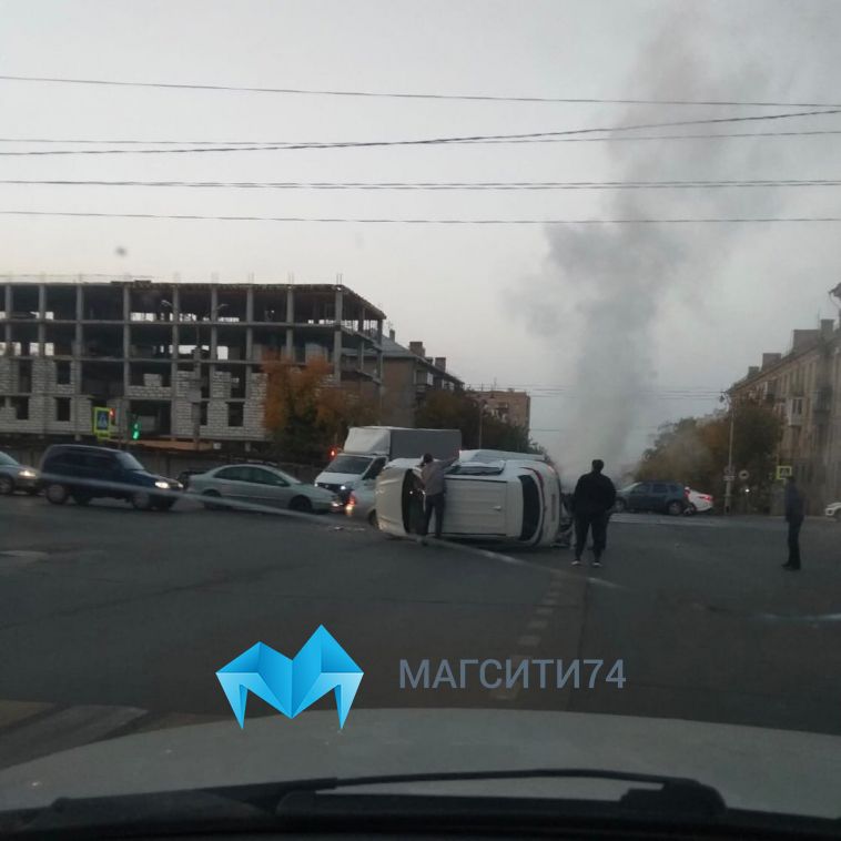 В Магнитке на пересечении улиц Московской и Ленина столкнулись два автомобиля
