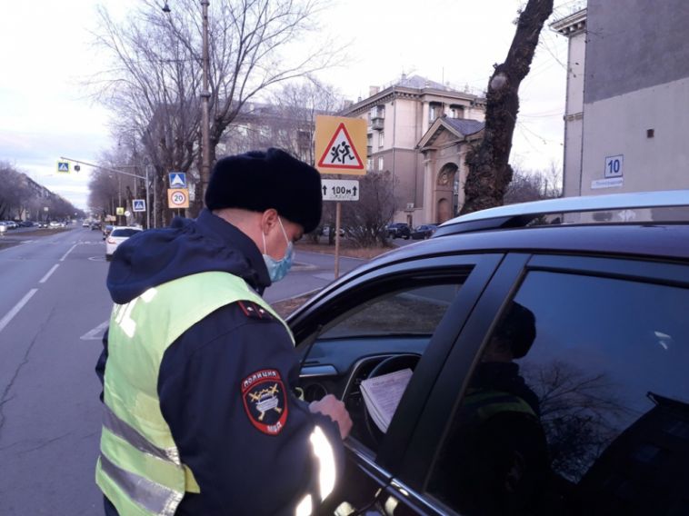Инспекторы проверили, как водители соблюдают правила перевозки детей