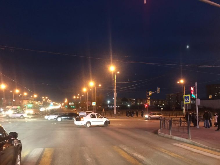 В Магнитогорске водитель с трехмесячным стажем устроила ДТП с пострадавшим