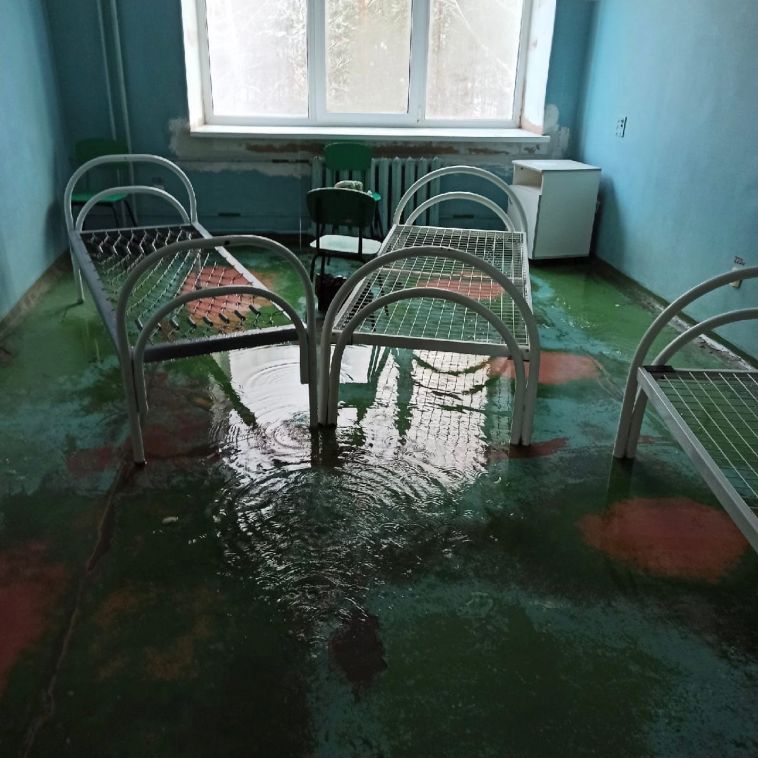 В Миассе затопило ковидный госпиталь