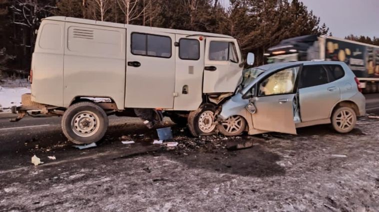 На трассе в Челябинской области при лобовом ДТП погиб мужчина