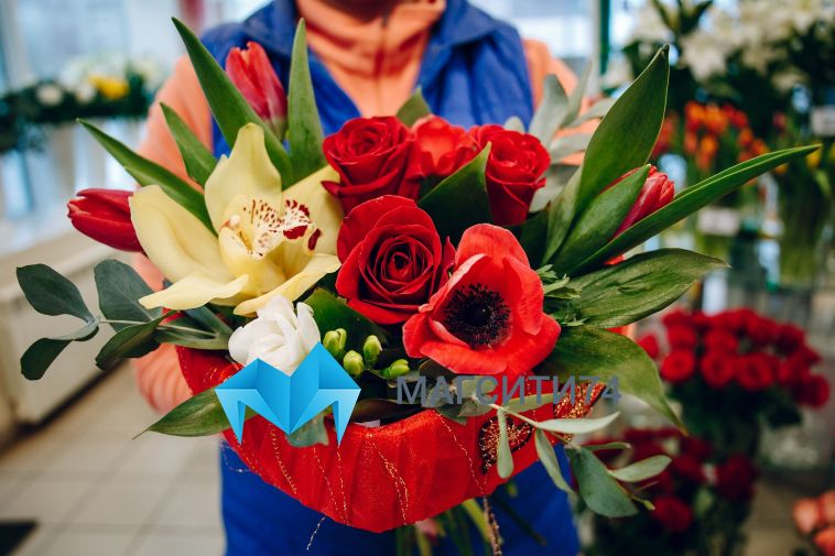 Магнитогорец, покупая цветы, украл телефон флориста