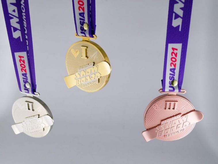«Сделали более сложный дизайн»: стало известно, какие медали получат победителя этапа Кубка по сноуборду