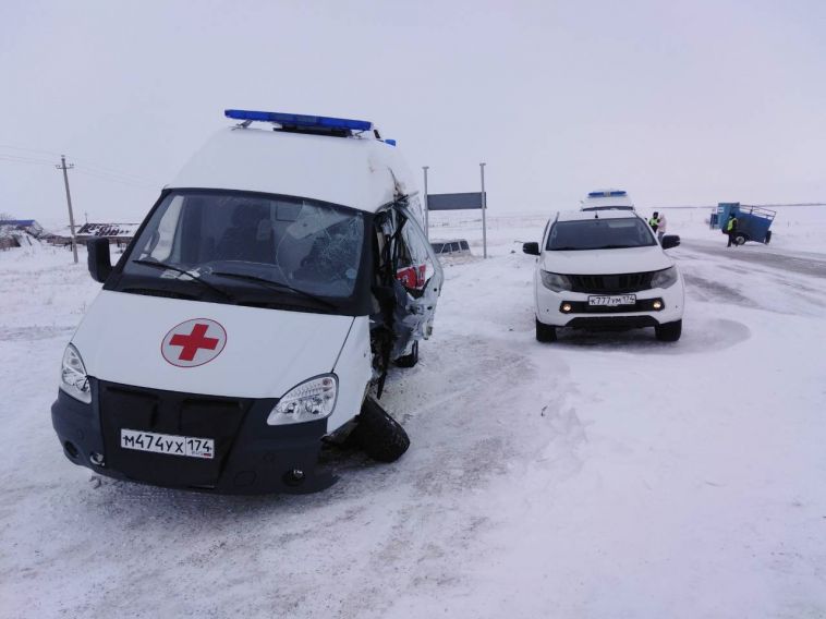 По дороге в Магнитогорск машина скорой помощи попала в ДТП
