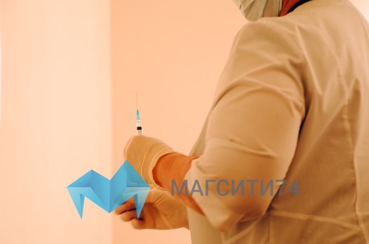 Жителям Магнитогорска поставят вакцину от COVID-19 в торговых центрах