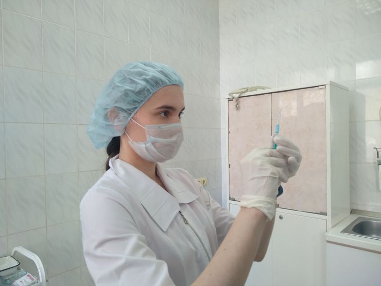 В минувшие выходные в Магнитогорске от COVID-19 вакцинировались более 350 местных жителей 