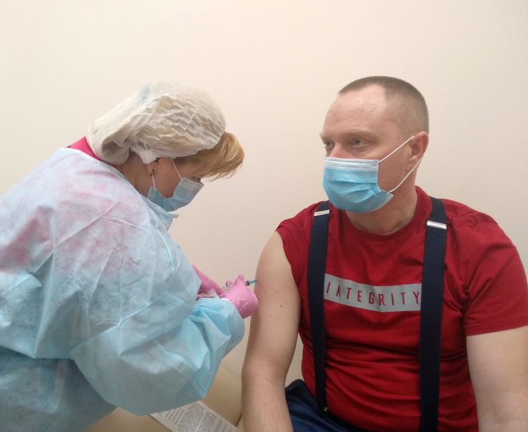 Вакцинацию от Covid-19 прошли почти три тысячи работников ММК