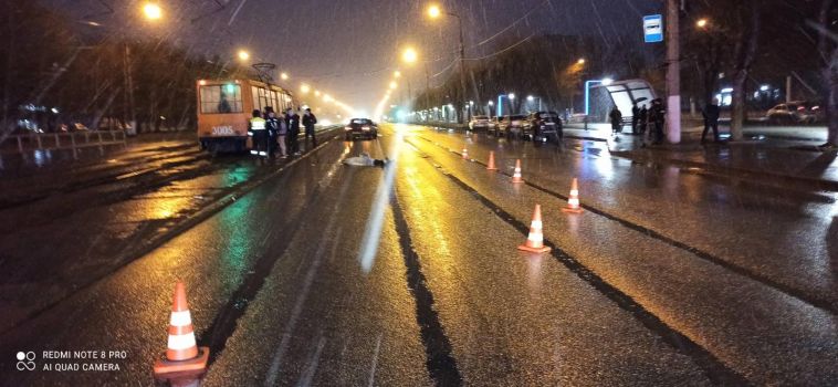 В Магнитогорске погиб водитель, пытаясь обогнать велосипедиста