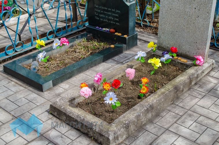 На кладбище в Челябинской области нашли тело младенца