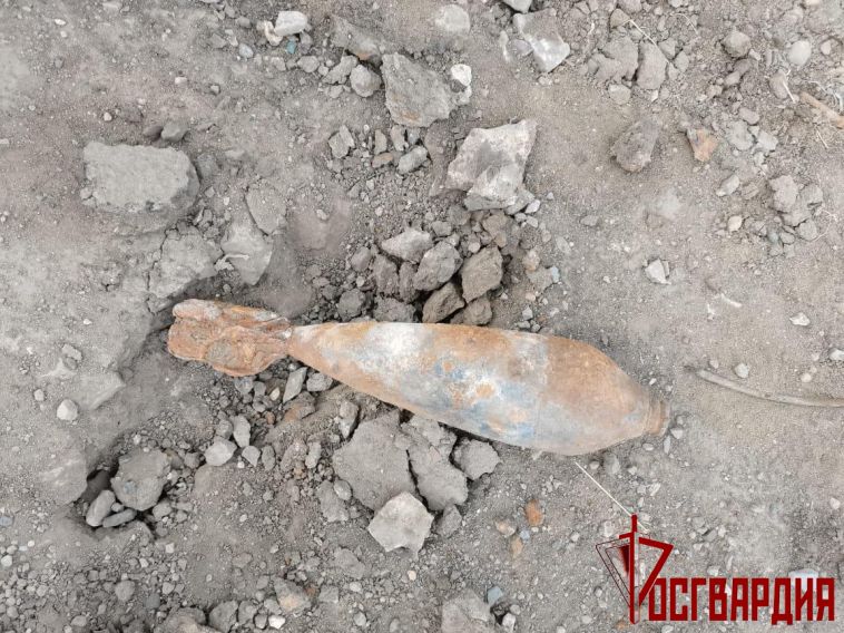 Под Магнитогорском во время ремонта дороги нашли мину