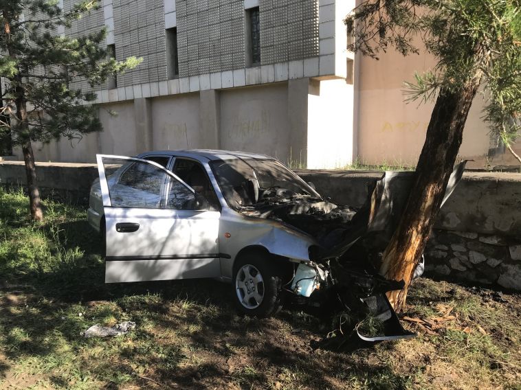В Магнитогорске водитель погиб в охваченной огнём машине