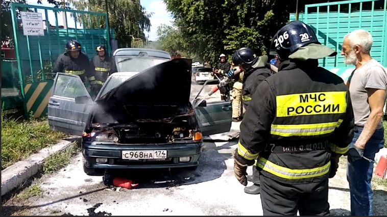 В Магнитогорске автомобиль загорелся сразу после заправки