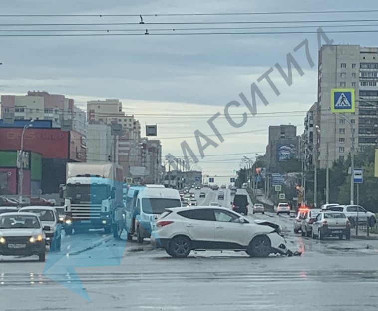 ДТП на перекрёстке Ленина-Завенягина попало на камеры видеонаблюдения
