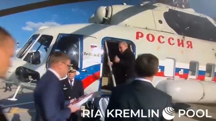 Владимир Путин начал облёт территорий, пострадавших от пожара
