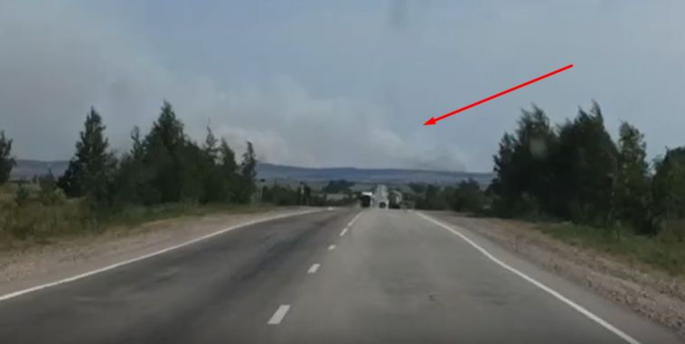 Огнеборцы сдерживают крупный пожар в Пластовском районе