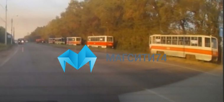 Цистерна пыталась вытащить водителя, который оказался на рельсах в Магнитогорске