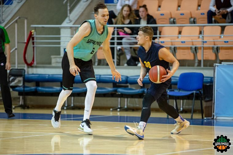 Баскетбольная команда «Металлург» готовится к старту нового сезона 