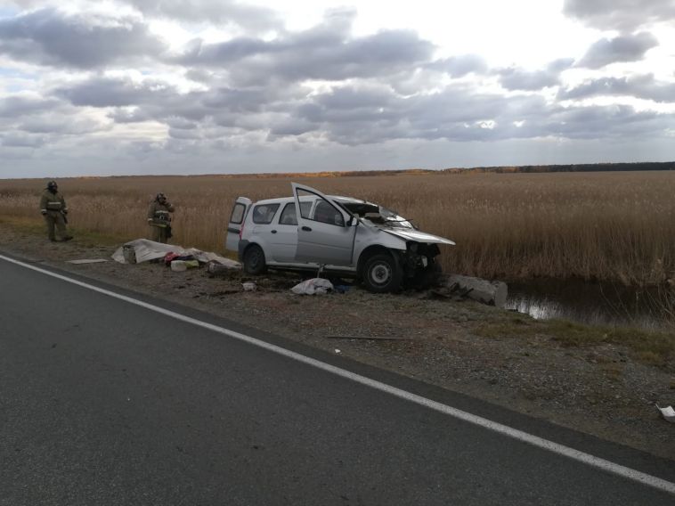 В Челябинской области водитель вылетел в кювет и наехал на бетонное ограждение