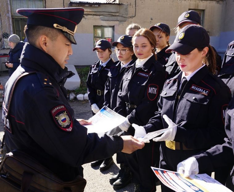 Магнитогорские участковые продолжают проводить мероприятия для жителей