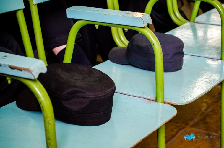 На Южном Урале бывший начальник оперативного отдела СИЗО получал взятки от заключённых