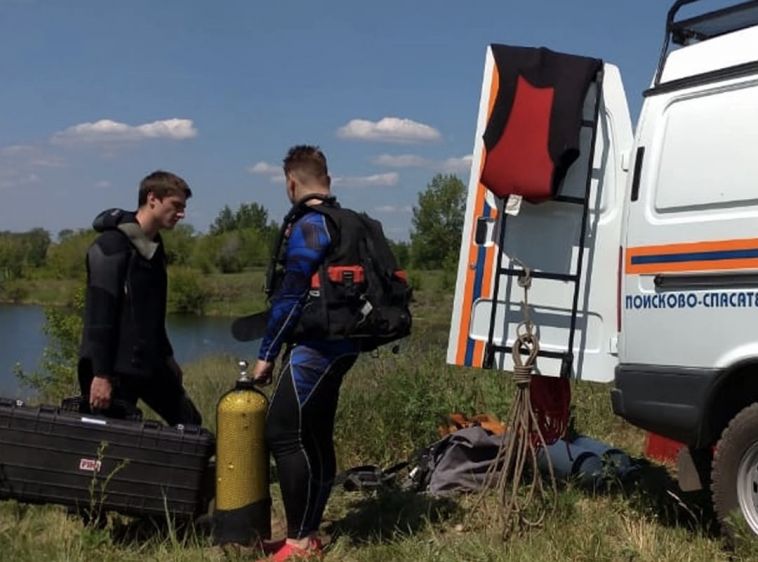 На озере в Челябинской области искали утонувшего рыбака