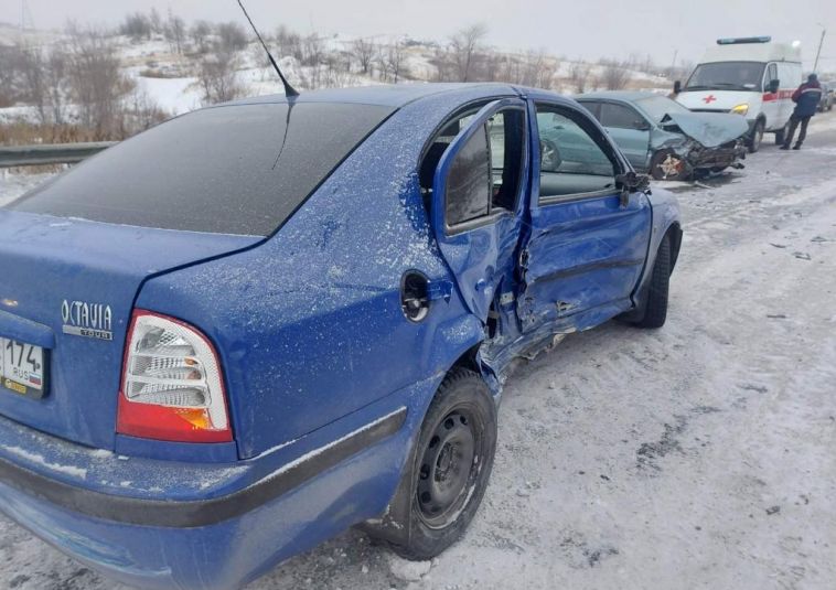Автоледи устроила ДТП, превысив скорость во время гололеда и метели