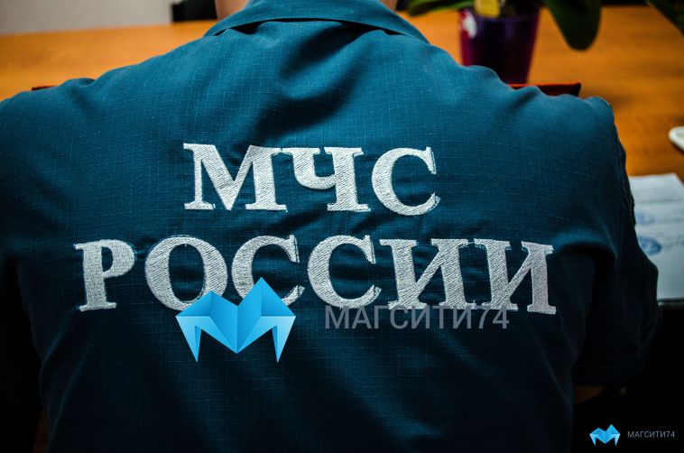 В Магнитогорске женщина хотела спрыгнуть с карниза девятого этажа
