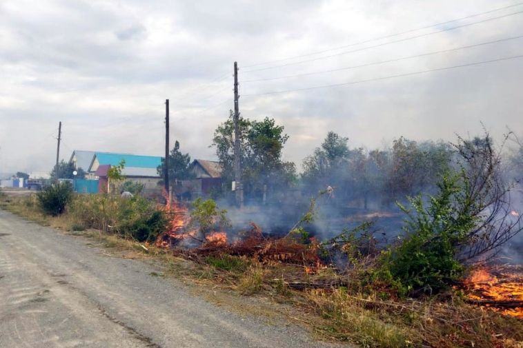Сгорели два дома. В селе Челябинской области произошел серьезный пожар
