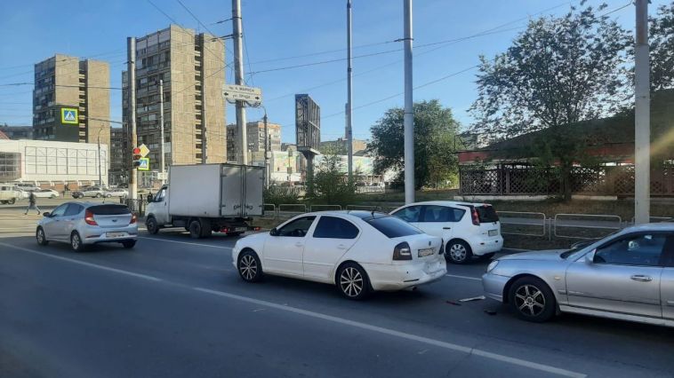В Магнитогорске произошло массовое ДТП, в результате которого пострадала двухлетняя девочка
