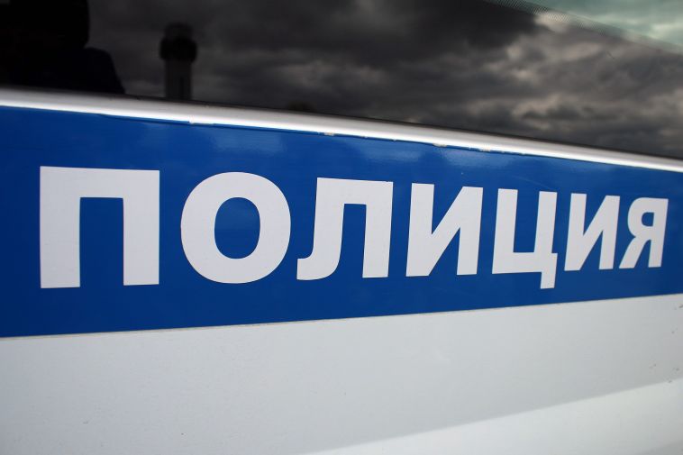 В Магнитогорске полицейские помогли женщине, у которой автомобиль загорелся на ходу