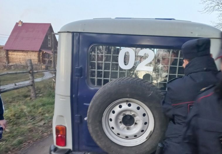 В Магнитогорске двое пьяных мужчин устроили драку на территории бань