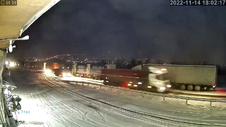 Образовались пробки: на трассе М-5 затруднено движение из-за непогоды