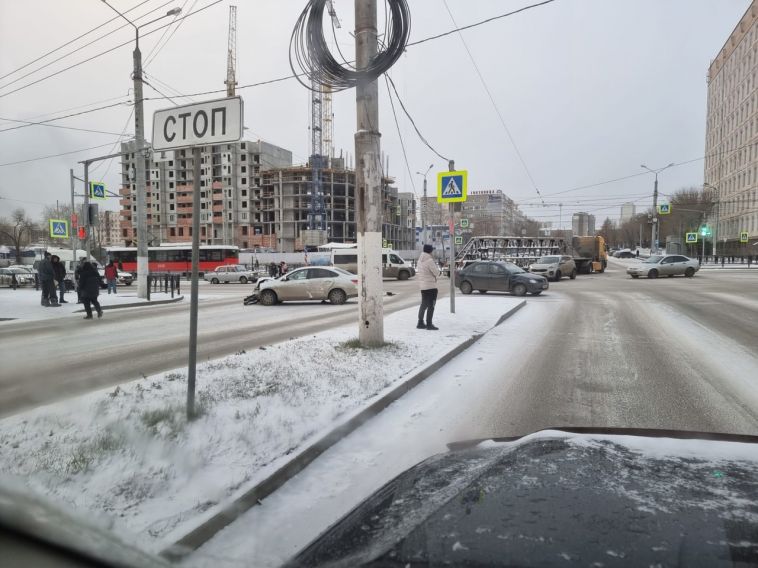 В Магнитогорске на перекрестке Ленина-Грязнова произошло ДТП
