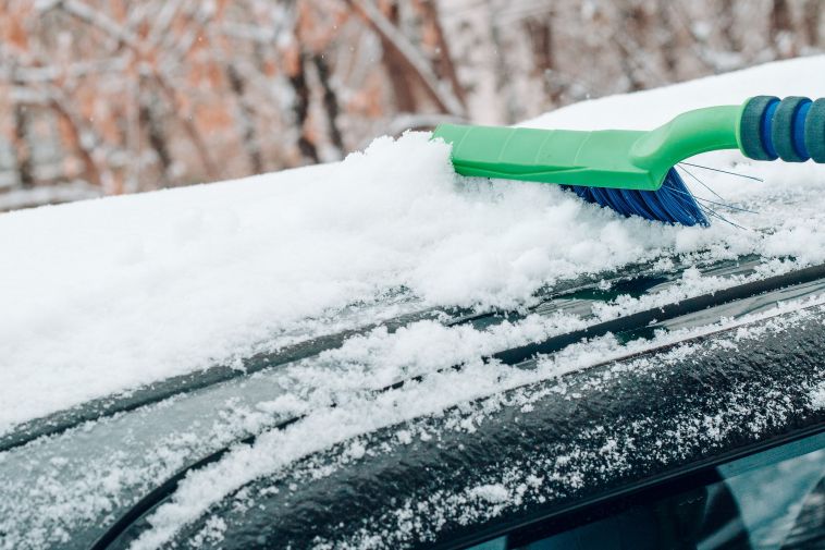 В связи со снегопадами Госавтоинспекция обратилась к водителям