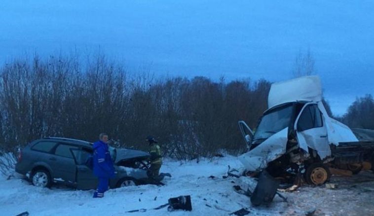 Взорвалось колесо - выехал на встречку. На южноуральской трассе произошло смертельное ДТП