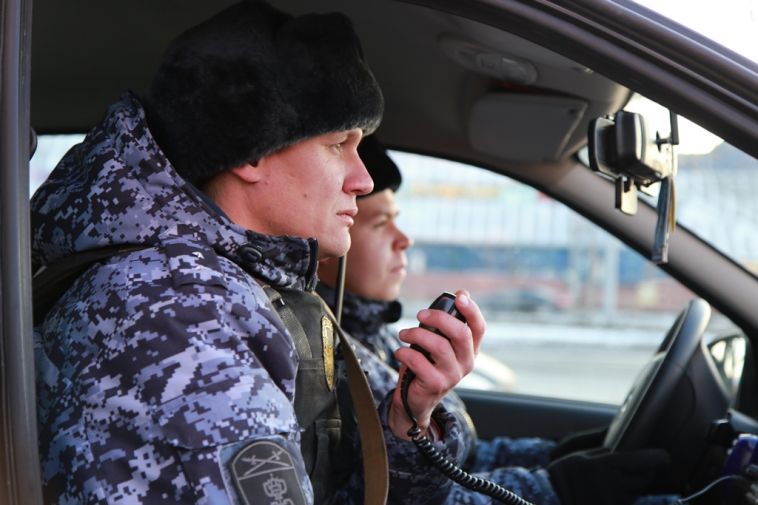 В Магнитогорске росгвардейцы задержали дебошира, который оказался в федеральном розыске
